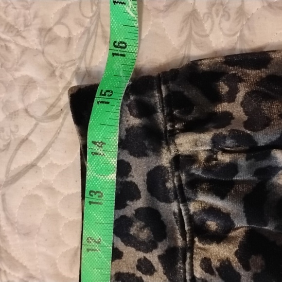 Pam & Gela Woman's Leopard Print Pull Up Pants With Side Slits, Size: M - Picture 10 of 12